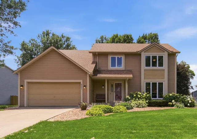 Photo 2 of Single family home for sale at 9643 Polaris Ln N, Maple Grove, MN 55369 | MLS# 7100170 | Listing updated on 2026-10-05