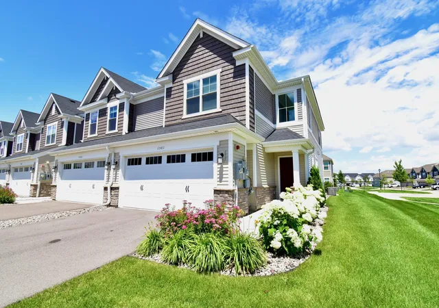 2nd image of 1501 Dogwood Ln, Carver, MN 55315 | MLS# 7100189