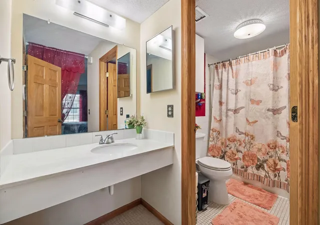 Photo 3 of Condo for sale at 4512 Cedar Lake Rd S #3, Minneapolis, MN 55416 | MLS# 7100274 | Listing updated on 2026-10-02