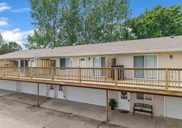 1st image of 815 Kingston St N, Caledonia, MN 55921 | MLS# 7100283