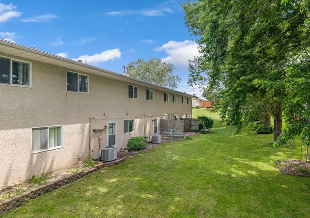 23rd image of 815 Kingston St N, Caledonia, MN 55921 | MLS# 7100283