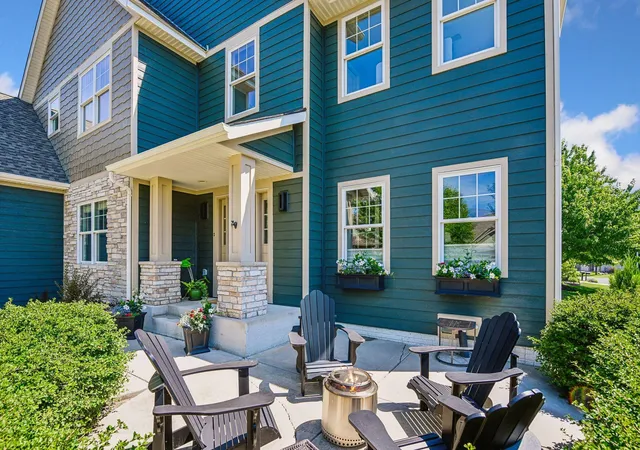 Photo 3 of Single family home for sale at 1879 Sandbar Cir, Waconia, MN 55387 | MLS# 7100322 | Listing updated on 2026-10-07