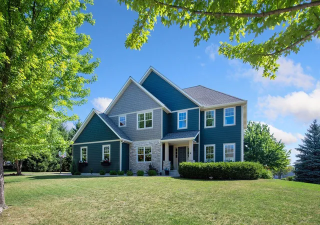 Photo 4 of Single family home for sale at 1879 Sandbar Cir, Waconia, MN 55387 | MLS# 7100322 | Listing updated on 2026-10-07