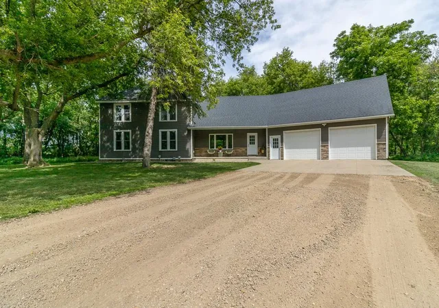 Photo 2 of Single family home for sale at 58385 Kirkwood Rd, Mankato, MN 56001 | MLS# 7100325 | Listing updated on 2026-08-07