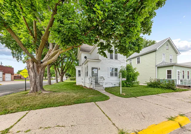 Photo 2 of Single family home for sale at 105 Ash Ave Sw, Montgomery, MN 56069 | MLS# 7100335 | Listing updated on 2026-07-29
