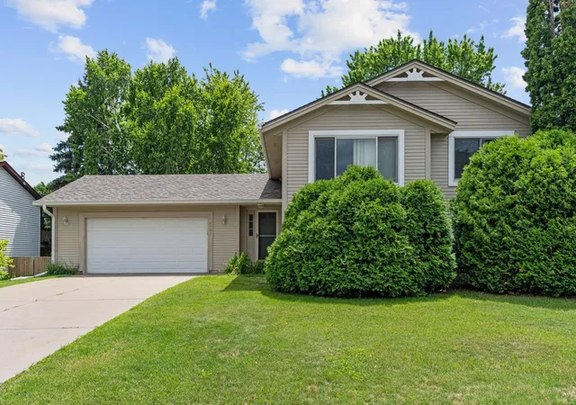 1st image of 7581 23rd St N, Saint Paul, MN 55128 | MLS# 7100369