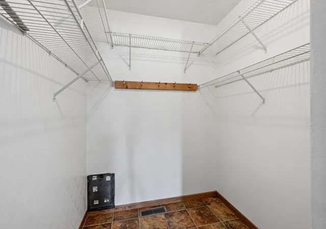 4th image of 7581 23Rd St N, Saint Paul, MN 55128 | MLS# 7100369