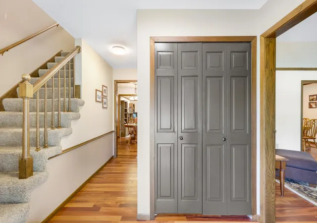 5th image of 17200 Barberry Cir, Eden Prairie, MN 55346 | MLS# 7100373