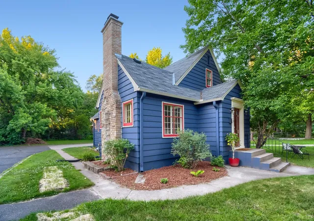 Photo 1 of Single family home for sale at 429 Fremont St, Anoka, MN 55303 | MLS# 7100396 | Listing updated on 2026-09-03