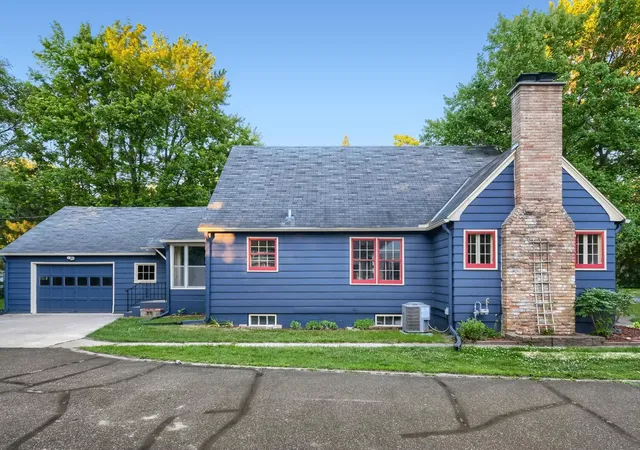 Photo 4 of Single family home for sale at 429 Fremont St, Anoka, MN 55303 | MLS# 7100396 | Listing updated on 2026-09-03