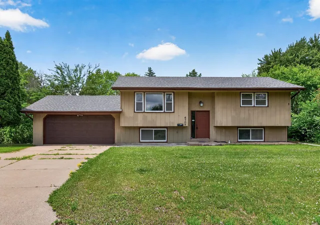 2nd image of 6709 Colorado Ave N, Brooklyn Park, MN 55429 | MLS# 7100402