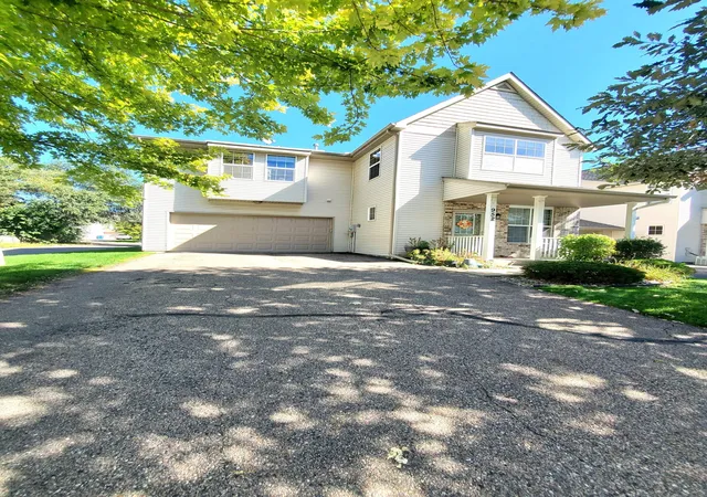1st image of 952 Conner St, Chaska, MN 55318 | MLS# 7100411