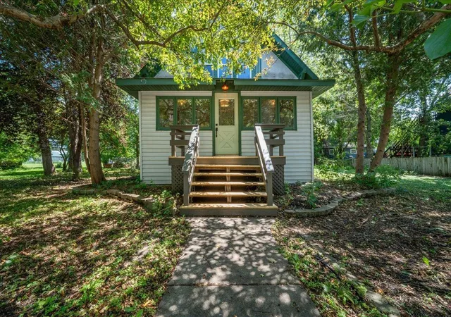 1st image of 6 4th St Nw, Glenwood, MN 56334 | MLS# 7100427