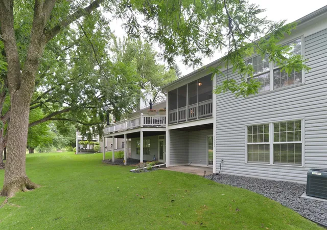 Photo 2 of Single family home for sale at 1262 Pond View Ln, Saint Paul, MN 55110 | MLS# 7100453 | Listing updated on 2026-10-08