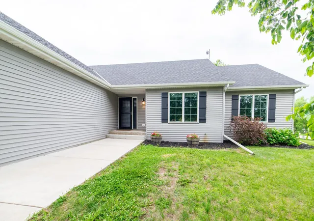 Homes for sale in Dassel, MN | 71187 240Th St, Dassel, MN 55325 | MLS# 7100479