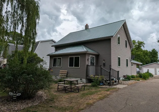 Photo 1 of Single family home for sale at 111 E Lyon St, Minneota, MN 56264 | MLS# 7100486 | Listing updated on 2026-08-12
