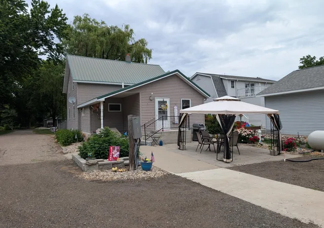 Photo 2 of Single family home for sale at 111 E Lyon St, Minneota, MN 56264 | MLS# 7100486 | Listing updated on 2026-08-12