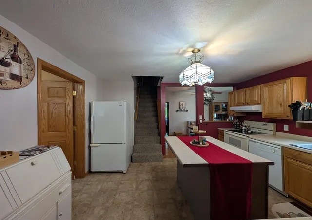 Homes for sale in Minneota, MN | 111 E Lyon St, Minneota, MN 56264 | MLS# 7100486