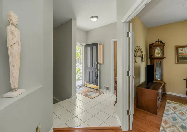 Homes for sale in Inver Grove Heights, MN | 8897 Compton Dr, Inver Grove Heights, MN 55076 | MLS# 7100497
