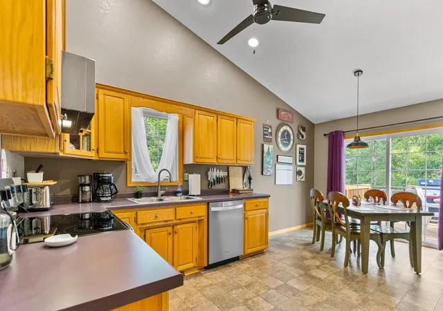 5th image of 3171 Logan Dr, Sturgeon Lake, MN 55783 | MLS# 7100504