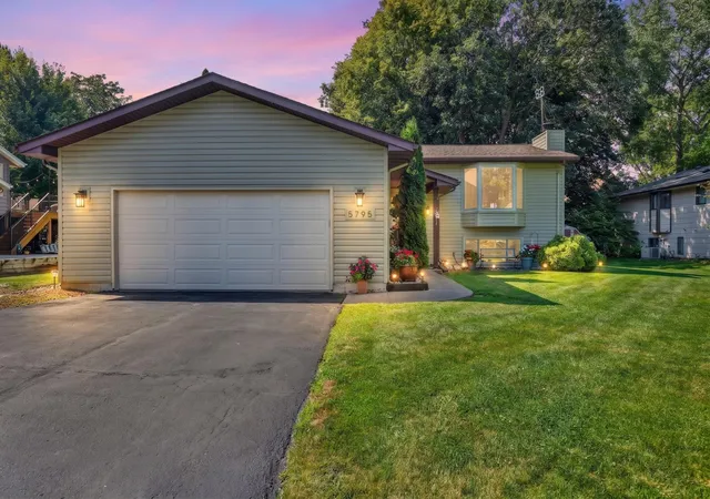 1st image of 5795 Amy Ln, Maple Plain, MN 55359 | MLS# 7100506