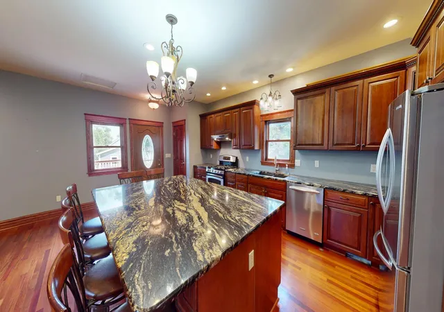 Photo 3 of Single family home for sale at 1426 Circle Dr, Albert Lea, MN 56007 | MLS# 7100533 | Listing updated on 2026-09-29
