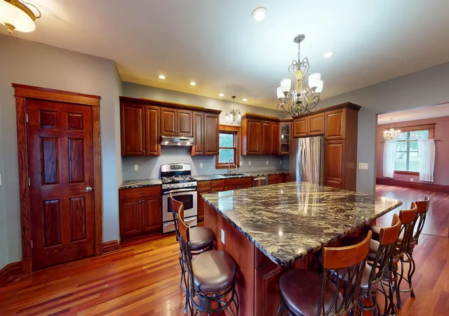 Photo 4 of Single family home for sale at 1426 Circle Dr, Albert Lea, MN 56007 | MLS# 7100533 | Listing updated on 2026-09-29