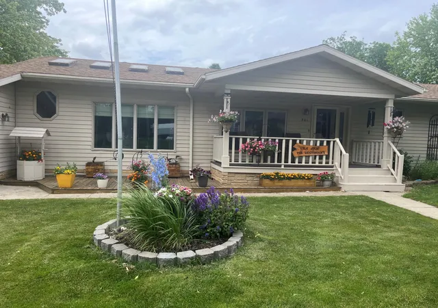 Photo 2 of Single family home for sale at 301 5th Street SW, Hankinson, ND 58041 | MLS# 7100549 | Listing updated on 2026-08-11