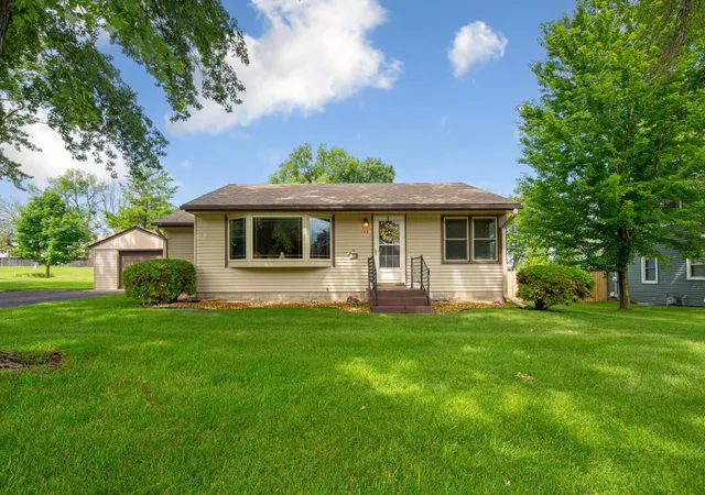 Homes for sale in Faribault, MN | 142 22nd Ave Sw, Faribault, MN 55021 | MLS# 7100553