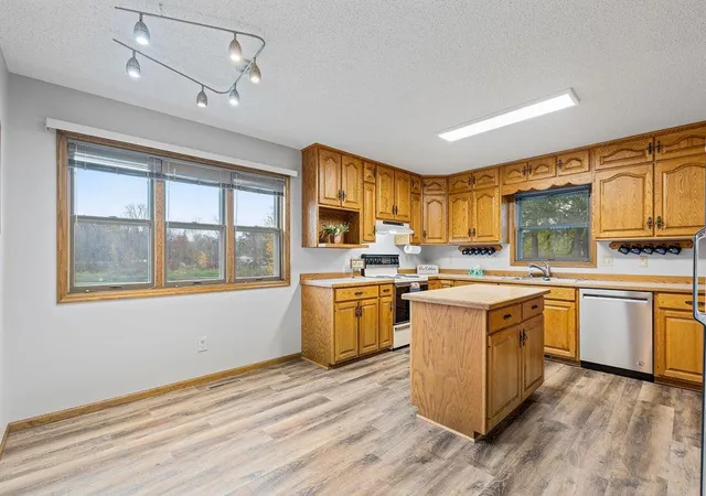 3rd image of 425 W Franklin St, Morristown, MN 55052 | MLS# 7100566