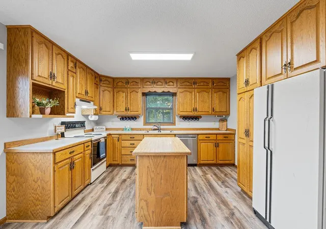 4th image of 425 W Franklin St, Morristown, MN 55052 | MLS# 7100566