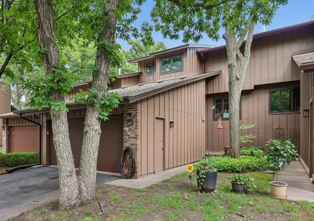 Homes for sale in White Bear Lake, MN | 2687 Sumac Rdg, White Bear Lake, MN 55110 | MLS# 7100599