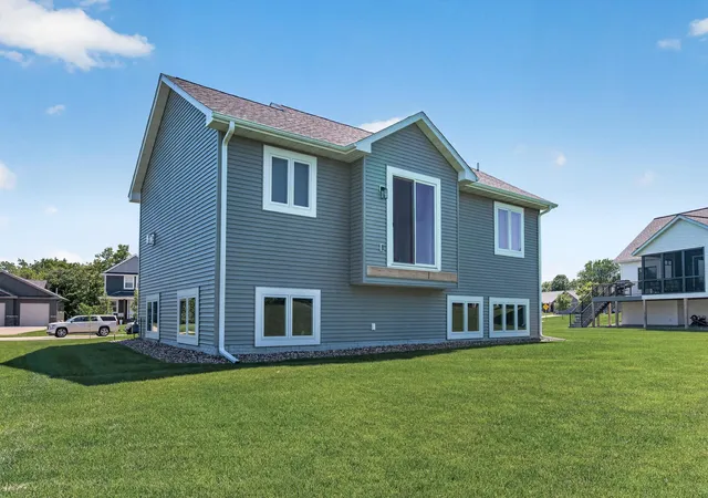 2nd image of 411 Westwood Dr, River Falls, WI 54022 | MLS# 7100640