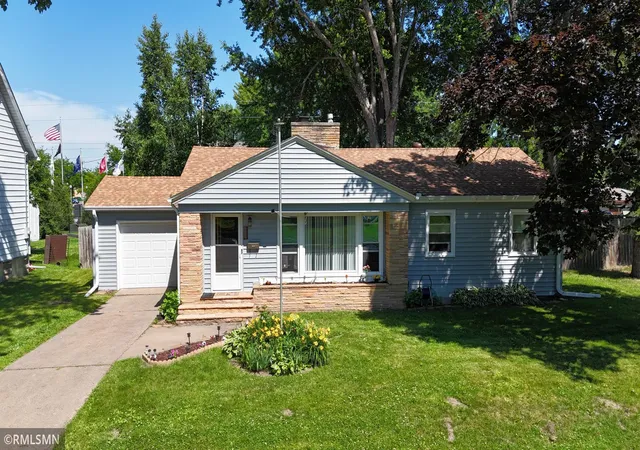1st image of 220 Cypress St S, Cambridge, MN 55008 | MLS# 7100643