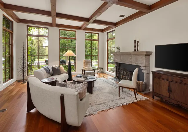 Photo 4 of Single family home for sale at 1700 Kenwood Pkwy, Minneapolis, MN 55405 | MLS# 7100734 | Listing updated on 2026-08-01