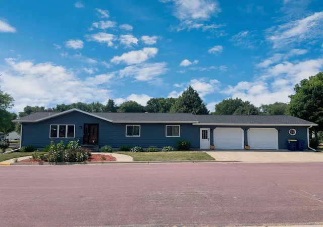 Homes for sale in Springfield, MN | 401 Wilson St W, Springfield, MN 56087 | MLS# 7100742