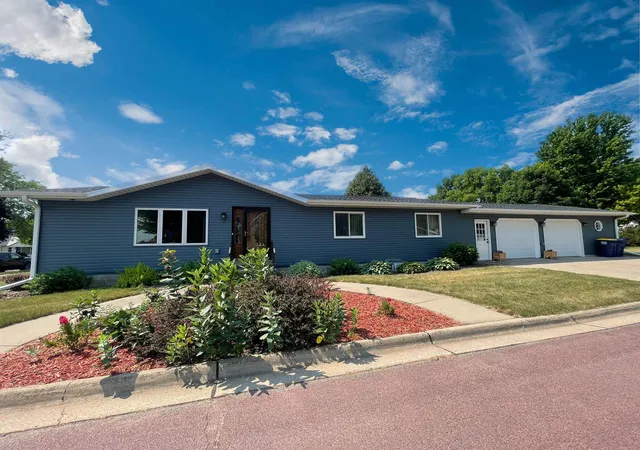 Homes for sale in Springfield, MN | 401 Wilson St W, Springfield, MN 56087 | MLS# 7100742