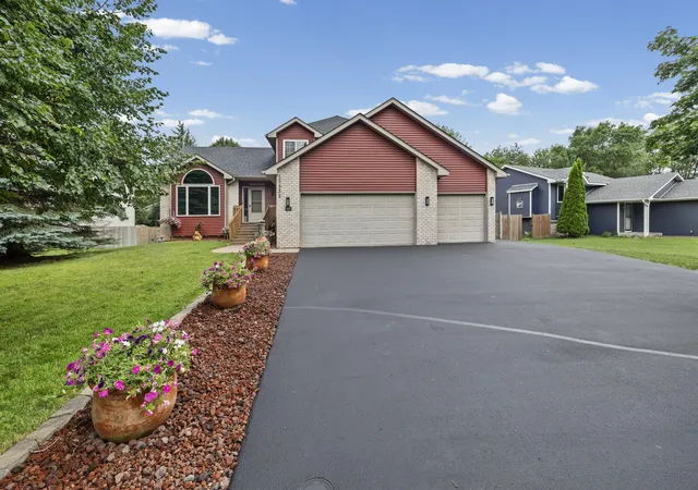 Homes for sale in Coon Rapids, MN | 12455 Zea St Nw, Coon Rapids, MN 55433 | MLS# 7100776