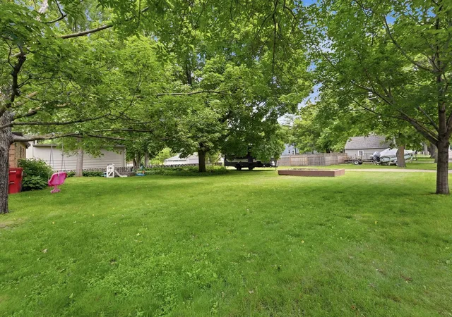 Homes for sale in Alexandria, MN | 1221 Douglas St, Alexandria, MN 56308 | MLS# 7100807