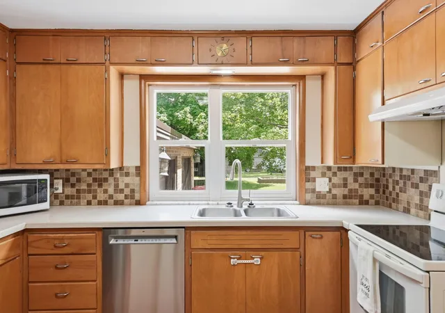 Homes for sale in Alexandria, MN | 1221 Douglas St, Alexandria, MN 56308 | MLS# 7100807
