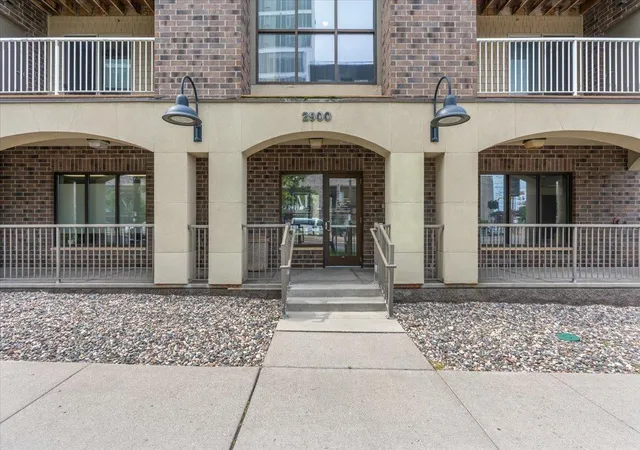 Photo 3 of Condo for sale at 2900 University Ave Se #503, Minneapolis, MN 55414 | MLS# 7100841 | Listing updated on 2026-09-04