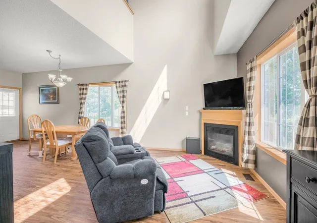 4th image of 12874 Drake Cir Nw, Minneapolis, MN 55448 | MLS# 7100888