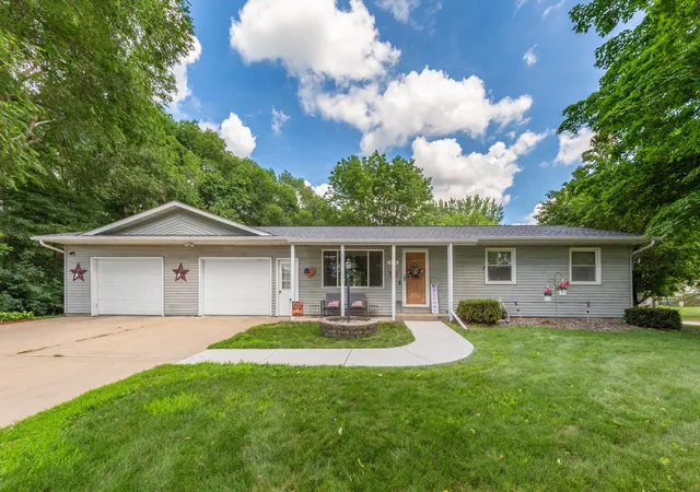 Homes for sale in Faribault, MN | 455 Maple Lawn Ave, Faribault, MN 55021 | MLS# 7100890