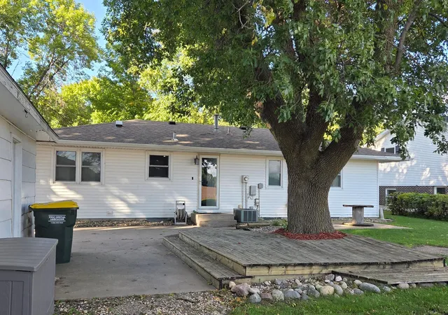 Photo 3 of Single family home for sale at 2813 12 Avenue Nw, Willmar, MN 56201 | MLS# 7100908 | Listing updated on 2026-09-23