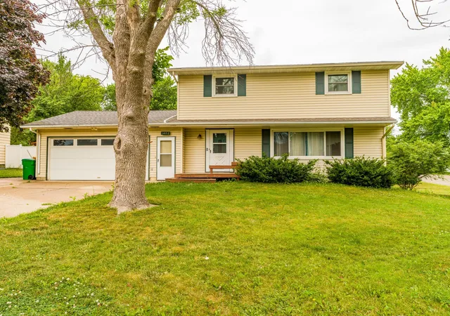 2nd image of 1402 Southview Ln, Albert Lea, MN 56007 | MLS# 7100915