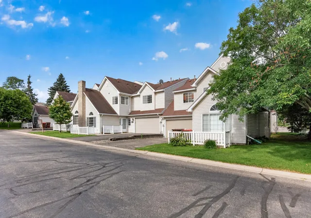 Homes for sale in Inver Grove Heights, MN | 7258 Brittany Ln #35, Inver Grove Heights, MN 55076 | MLS# 7100921