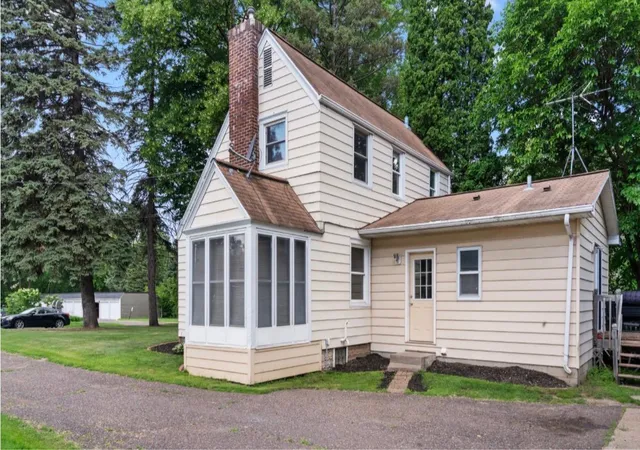 Homes for sale in Maplewood, MN | 1880 Furness St, Maplewood, MN 55109 | MLS# 7100933