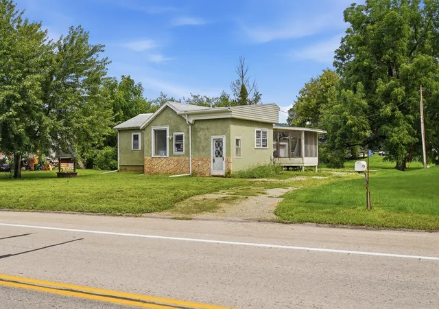 1st image of 1304 County 25, La Crescent, MN 55947 | MLS# 7100943