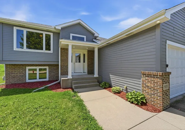 Photo 2 of Sale Pending at 9155 Fairway Hl Dr, Elko New Market, MN 55020 | MLS# 7100971 | Listing updated on 2026-09-21
