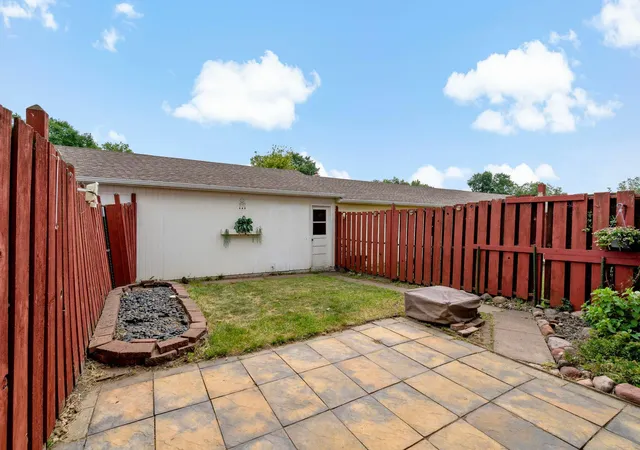 48th image of 2004 Arkwright St, Saint Paul, MN 55117 | MLS# 7100990